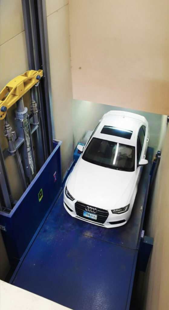 مصعد سيارات